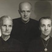 P. Juan con su madre Teresa y su hermana Tomasa
